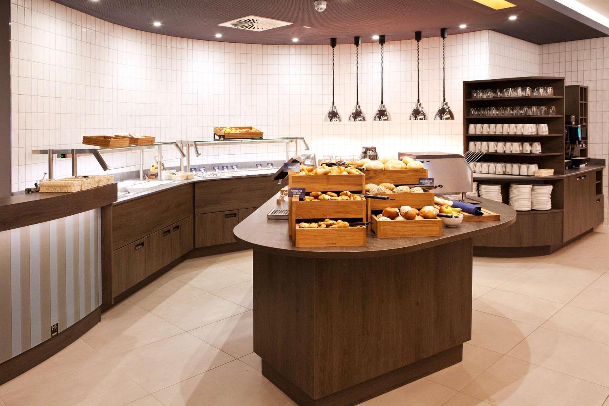 Hampton By Hilton Regensburg Ξενοδοχείο Εξωτερικό φωτογραφία